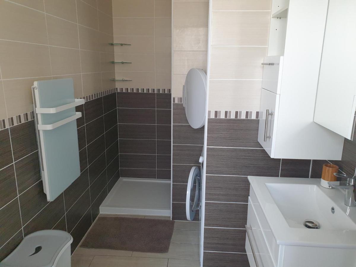 "L'Etape Normande" Gite 70M2 Terrasse Terrain Clos 500 M2 3 Voitures Villa Grand-Couronne Eksteriør bilde